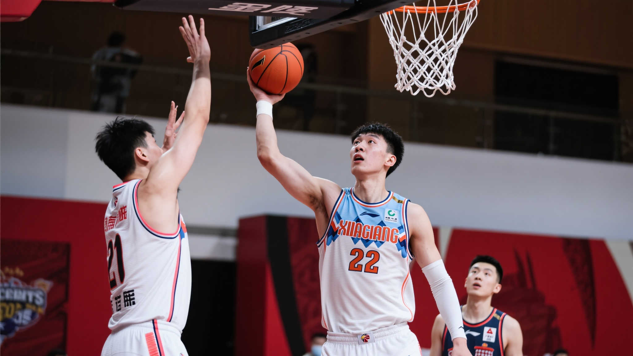 挺身而出 挺身而出