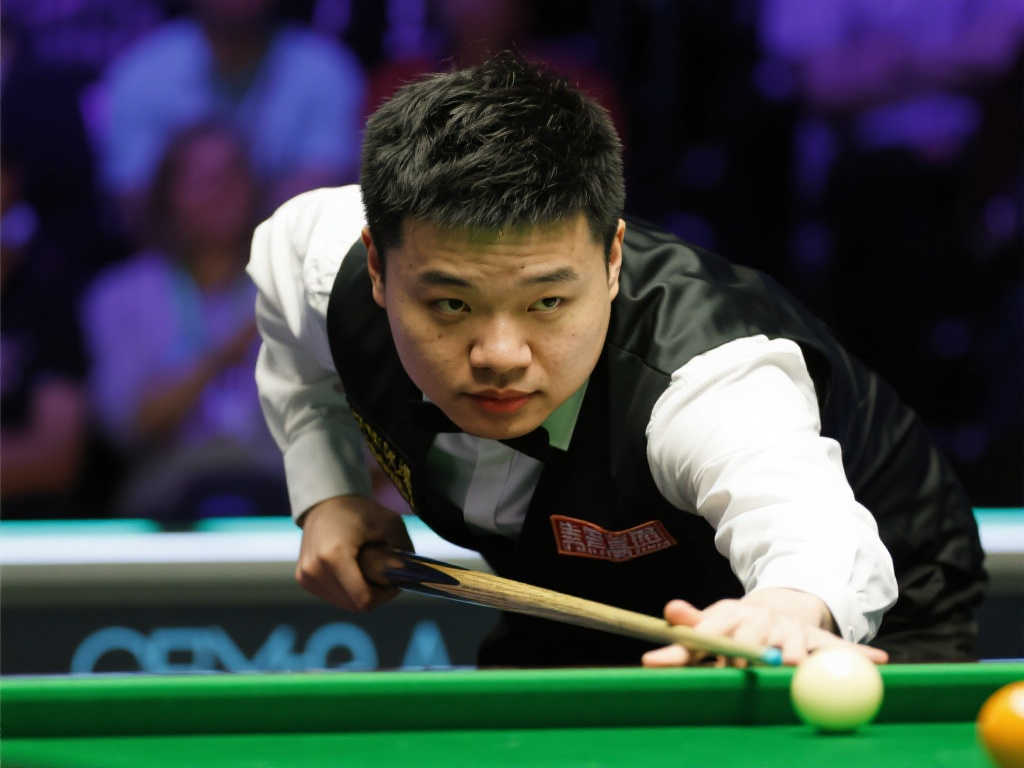 在中场休息 在中场休息